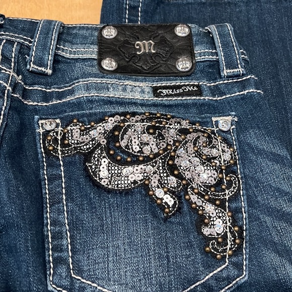 💚 Cute Miss Me Boot Cut Jeans! - Picture 7 of 7